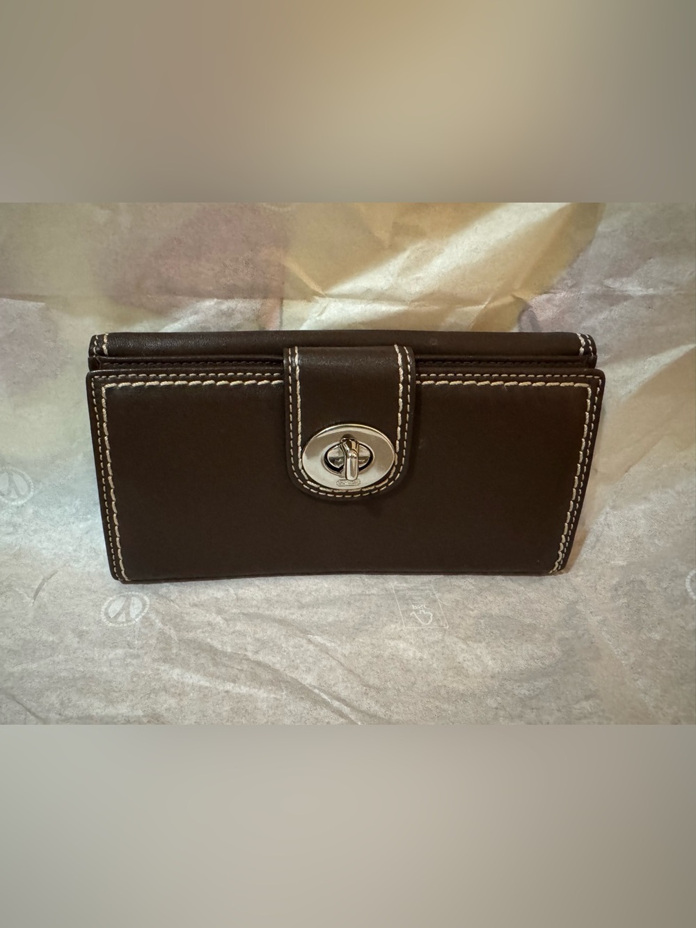 Early 2000 Coach Brown Soft Leather Turnlock Wallet With Contrast Stitching